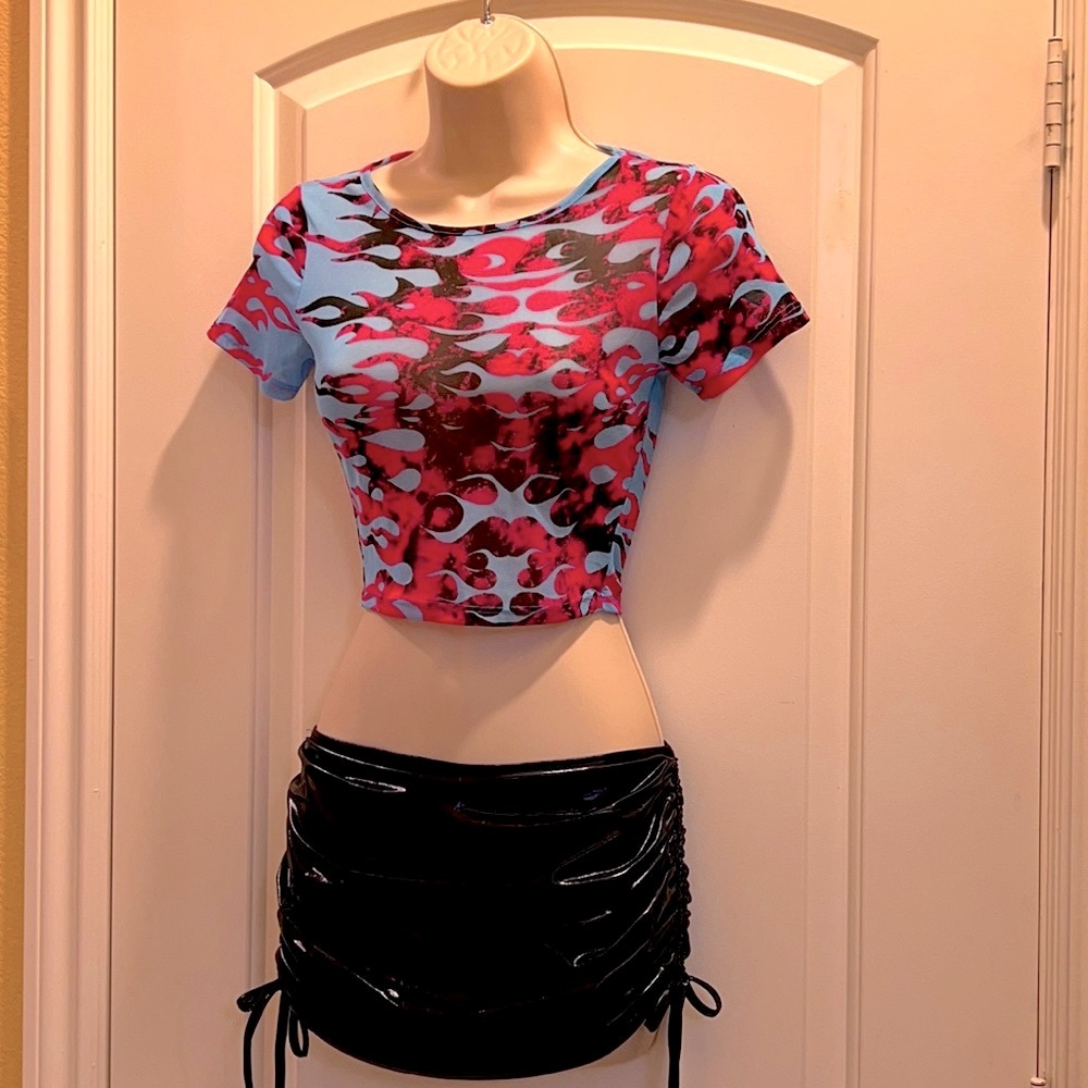 New Mesh Crop Top - Picture 1 of 5